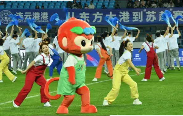 不屈不挠的拼抢态度，为何让球迷又惊又喜？